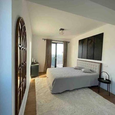 Modern 2-Bedroom Apartment In New Residence 크라이오바 외부 사진