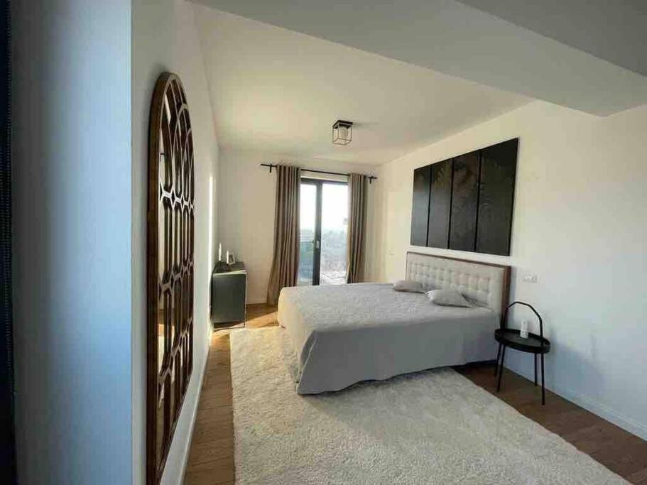 Modern 2-Bedroom Apartment In New Residence 크라이오바 외부 사진